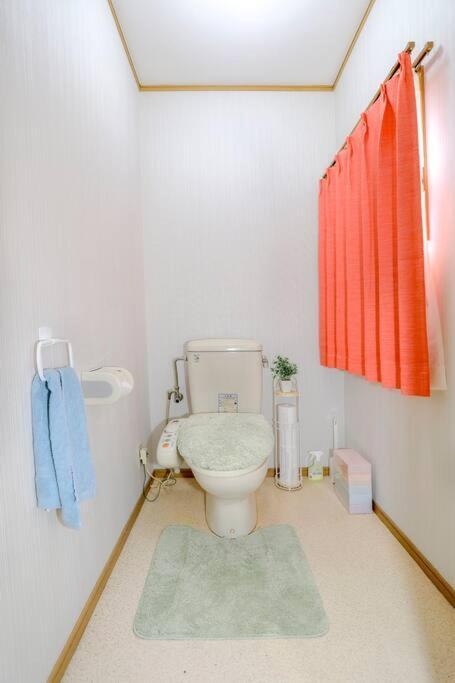 Ferienwohnung 鶴橋駅徒歩2分 トイレ浴室複数あり3階建て一軒家車庫付き Ōsaka Exterior foto